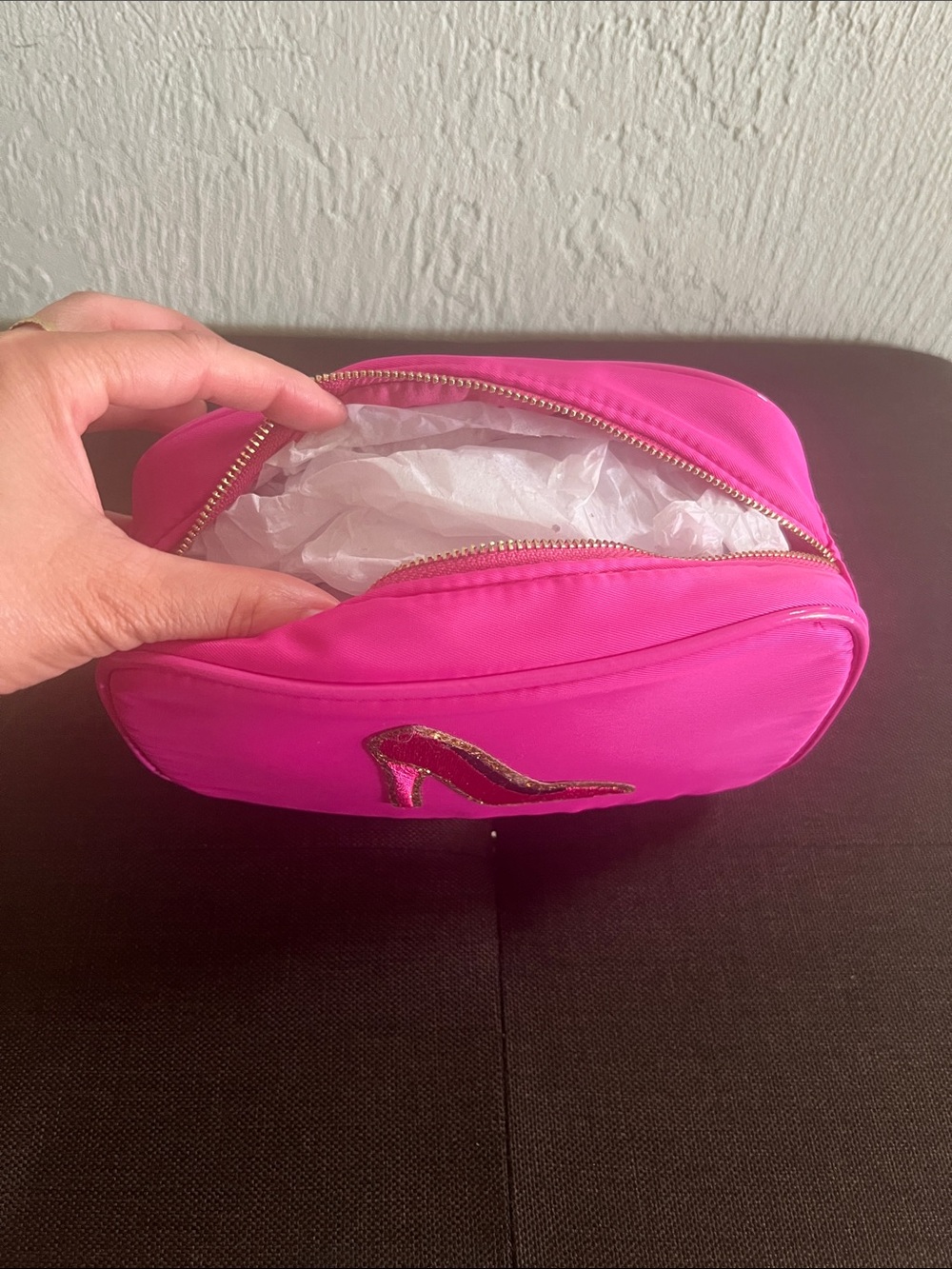 #3042**”4x8” Hot Pink High Heel Cosmetic Pouch - Picture 4 of 17
